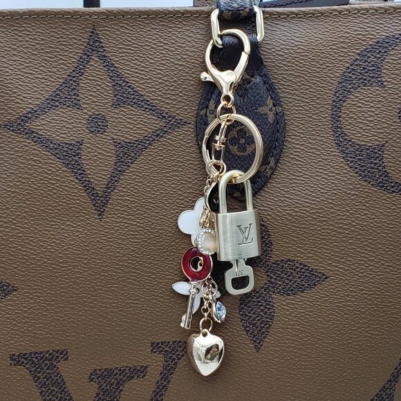 Authentic Louis Vuitton Lock & Key with Unbranded Charm, Keychain - Picture 10 of 10